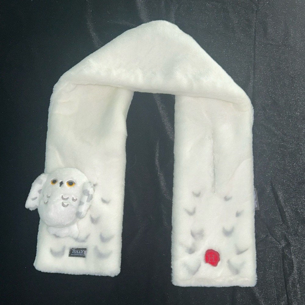 HTF Harry Potter x Tully's Coffee Hedwig Fluffy Muffler Stole Scarf 47in Ltd Ed